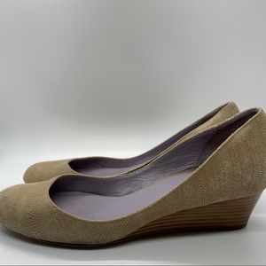 Cole Haan Beige Wood Wedge Heel Size 7